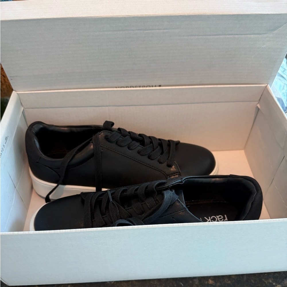 Nordstrom Black Sneakers Sleek Minimalist Design (men’s 7 or women’s 9)